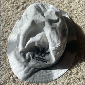 adidas tie dye bucket hat